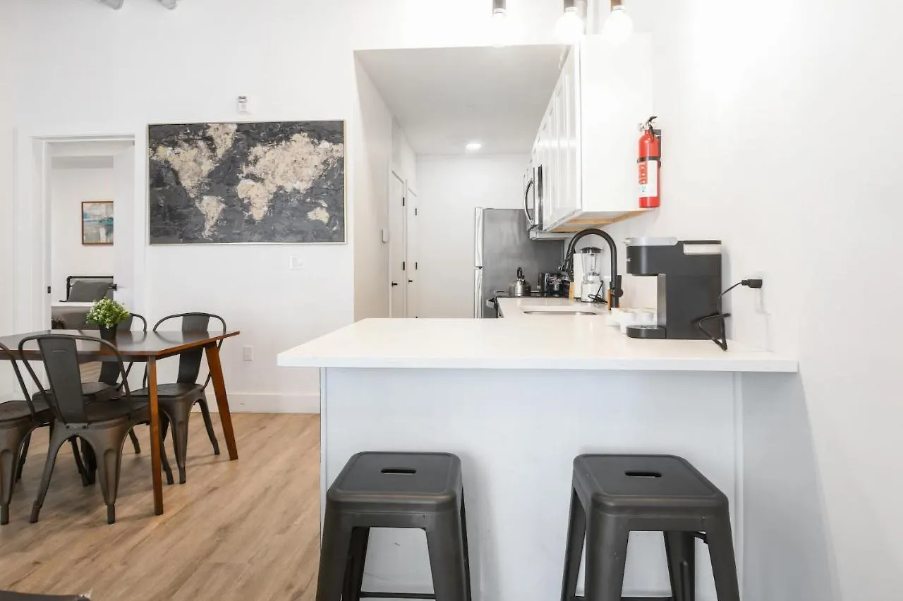 Luxury Apartments - Newark Int Airport - Evonify Stays 엘리자베스 0*,  미국