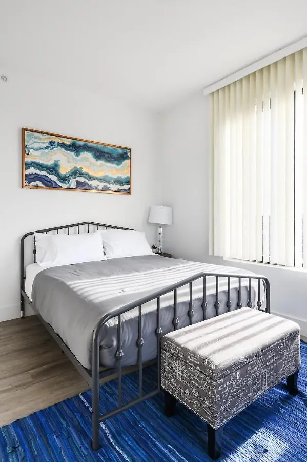 Luxury Apartments - Newark Int Airport - Evonify Stays Elizabeth USA